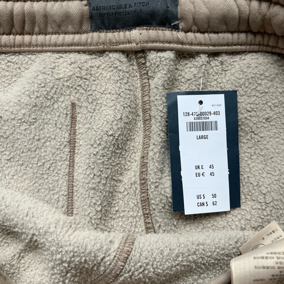 Abercrombie & Fitch Tan Fleece Relaxed Shorts Men’s Large NWT - Picture 9 of 12